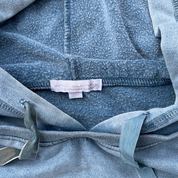 Womens Cropped Hoodie - Picture 2 of 3